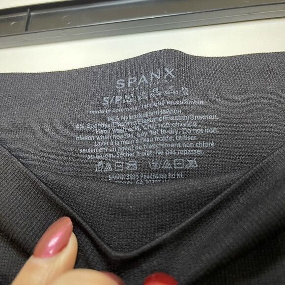 SPANX Black shapewear contour seamless leggings size US small - Picture 4 of 5